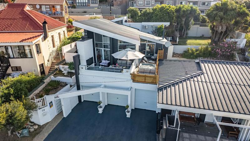 4 Bedroom Property for Sale in Santos Bay Western Cape